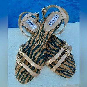 STEVE MADDEN FLAT SANDALS TAN / BLUSH  — SIZE 9.5